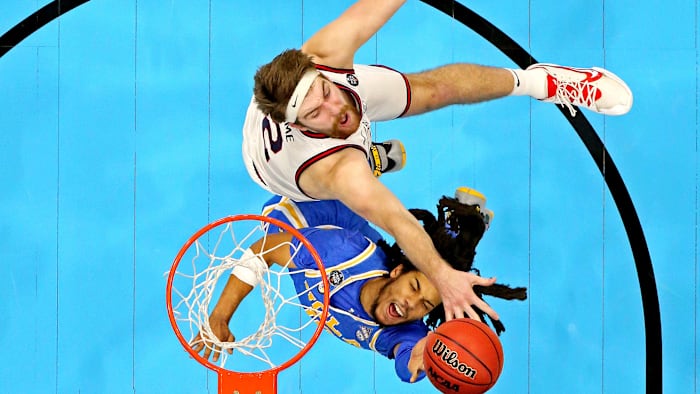 Drew Timme and Tyger Campbell battle in the Final Four